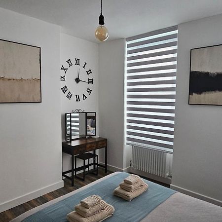Tower Bridge Spacious King Bedroom With Extra Large Windows Londra Dış mekan fotoğraf